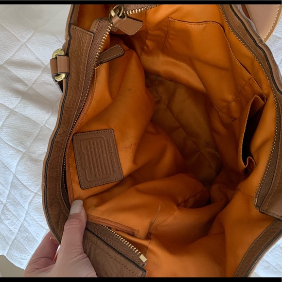 COACH Leather Tote & Brown Sandals 🤎 - Picture 4 of 6